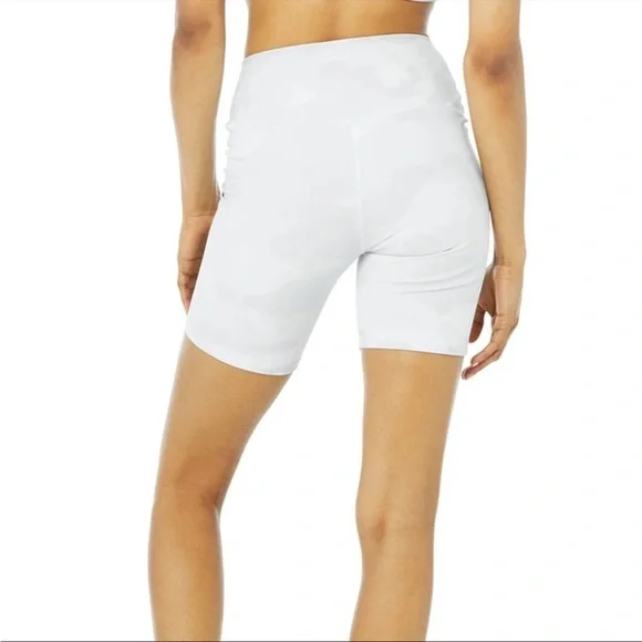 Alo Yoga High-waist Vapor Shorts - EUC - Picture 2 of 3